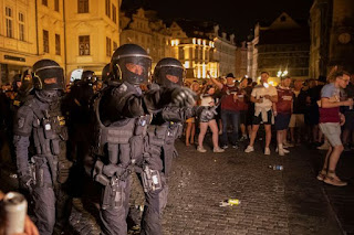 West Ham fans clash with riot police in centre of Prague with dogs deployed
