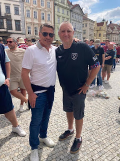 West Ham hooligan 'top boy' has picture with Knollsy